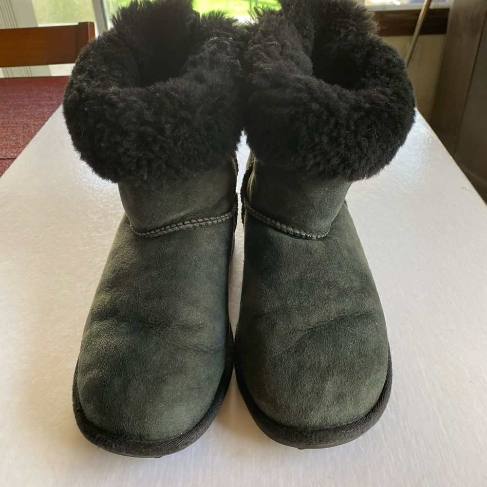 UGG Women’s Suede Leather Boots Size 6 - Picture 5 of 11